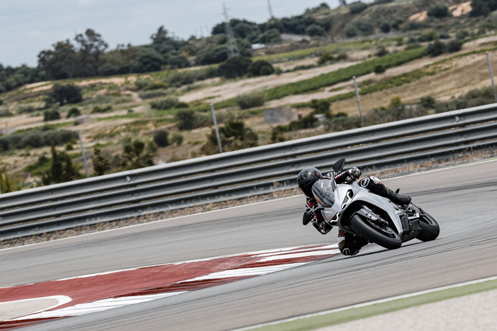 The Norton Manx R - riding