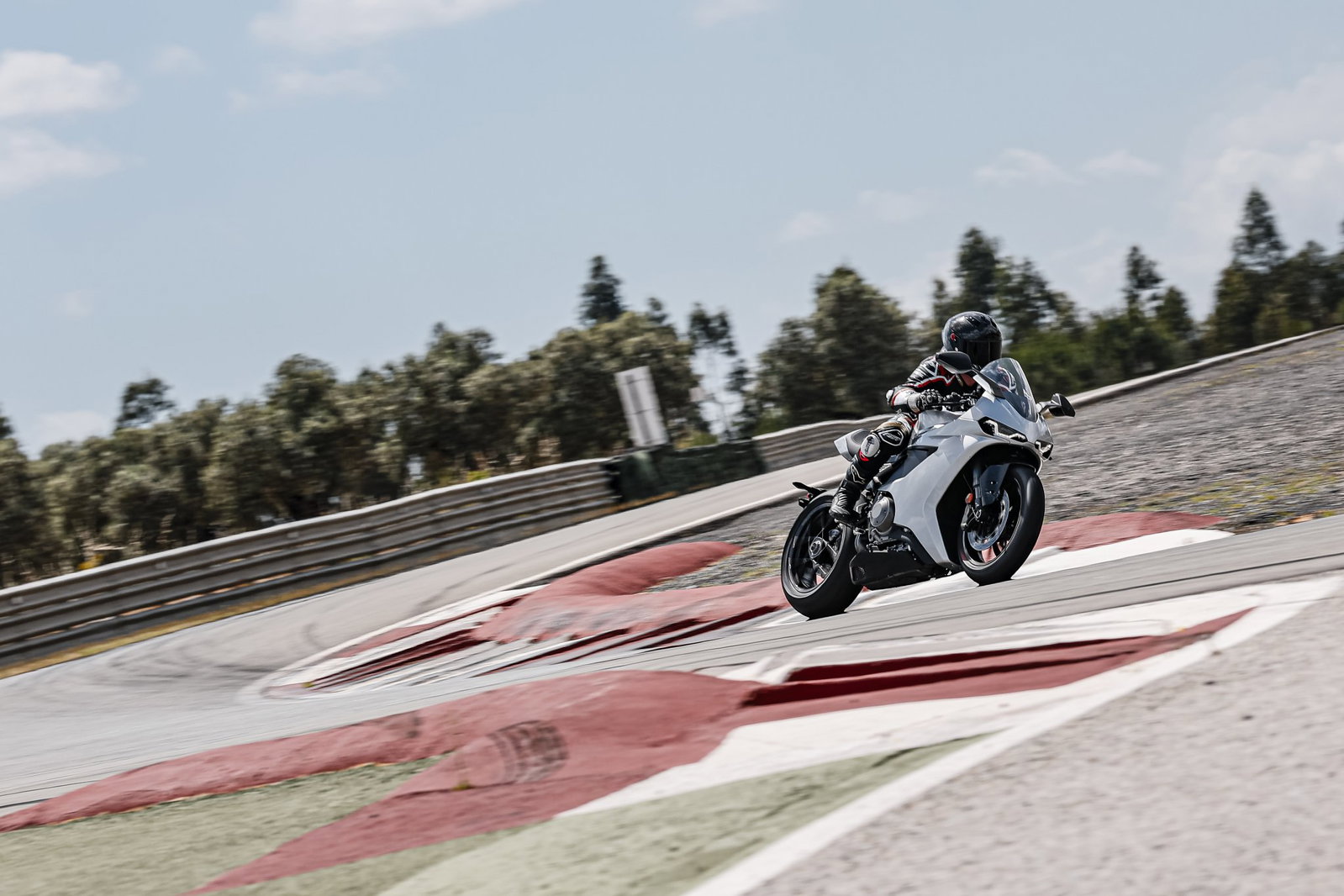 The Norton Manx R - riding