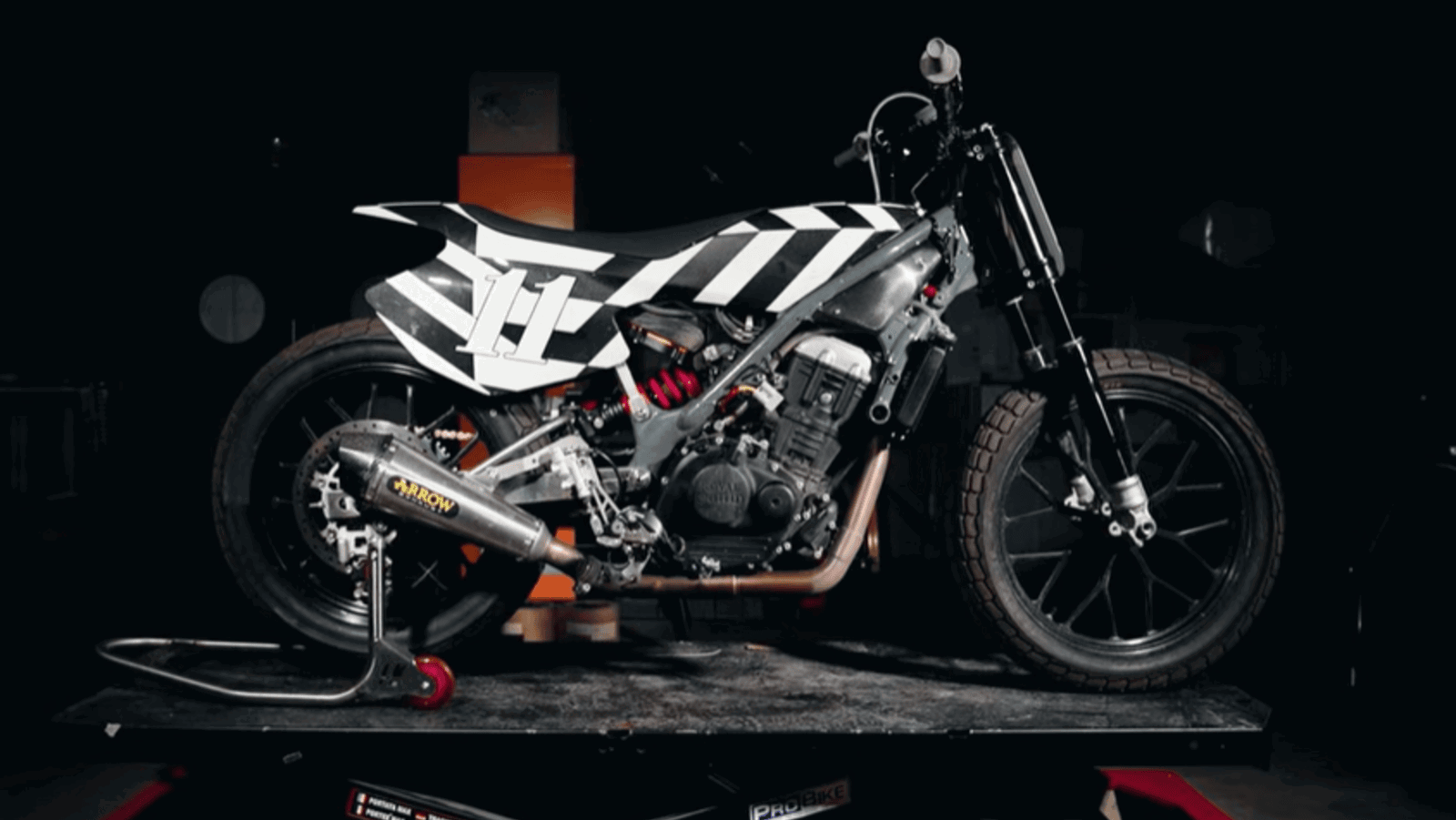 Royal Enfield Sherpa FT Mk2 before making its FIM Flat Track debut.
