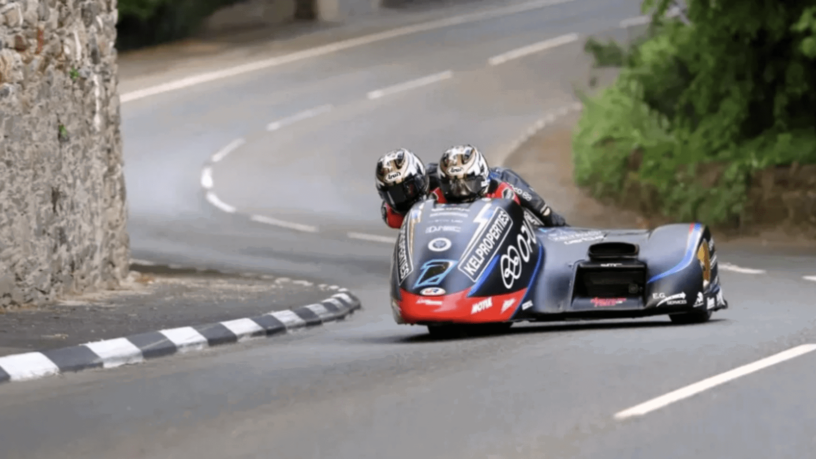 Ryan Crowe and Callum Crowe at the 2026 TT. Credit: Isle of Man TT.