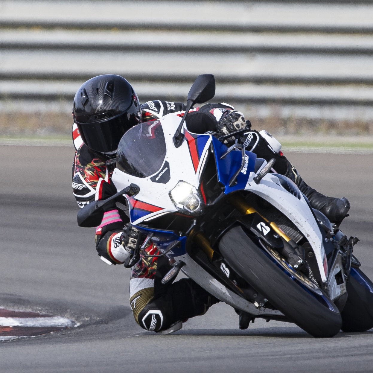 The Suzuki GSX-R1000R - riding