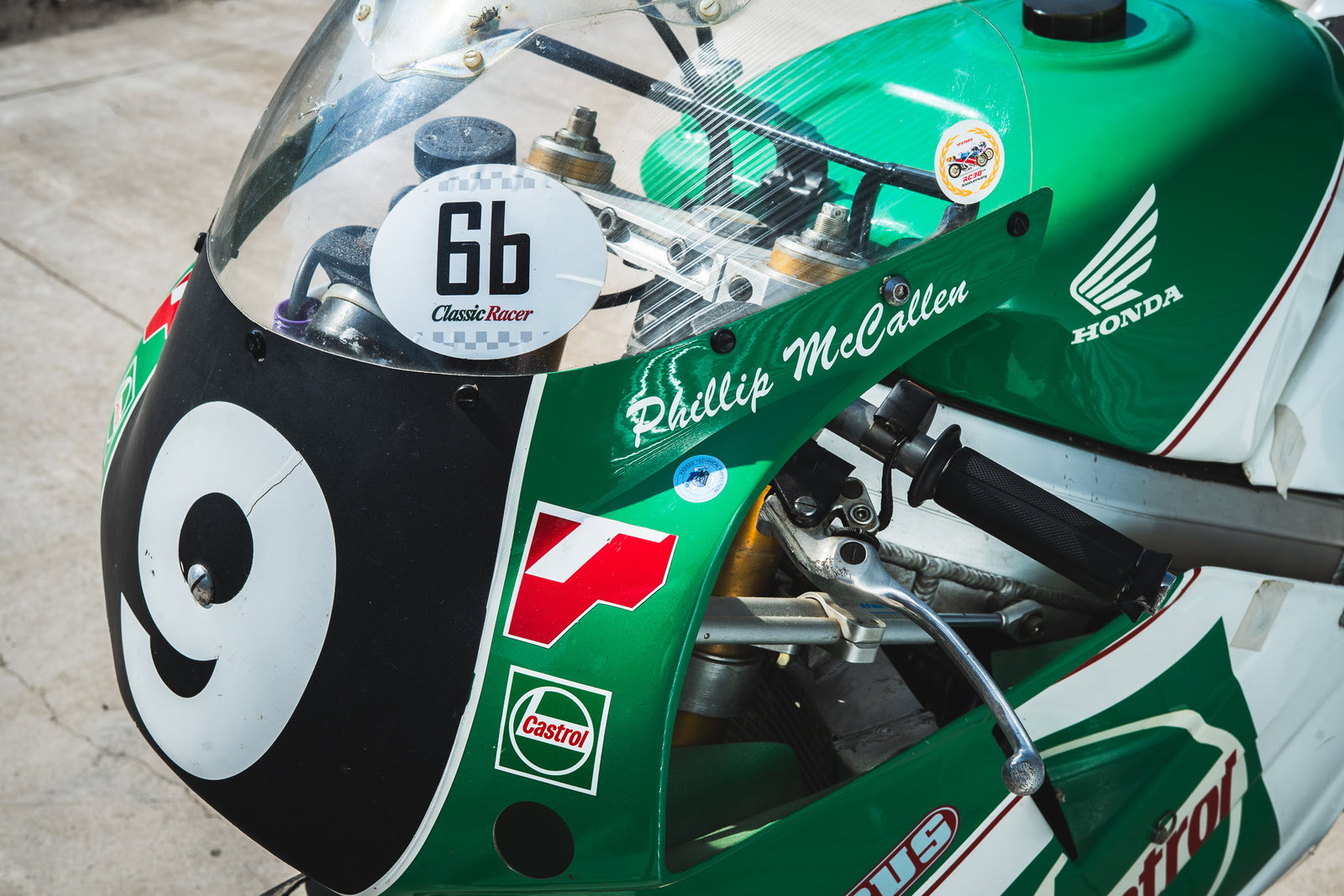 Ex-Phillip McCallen and Simon Crafar Honda VFR750R.
