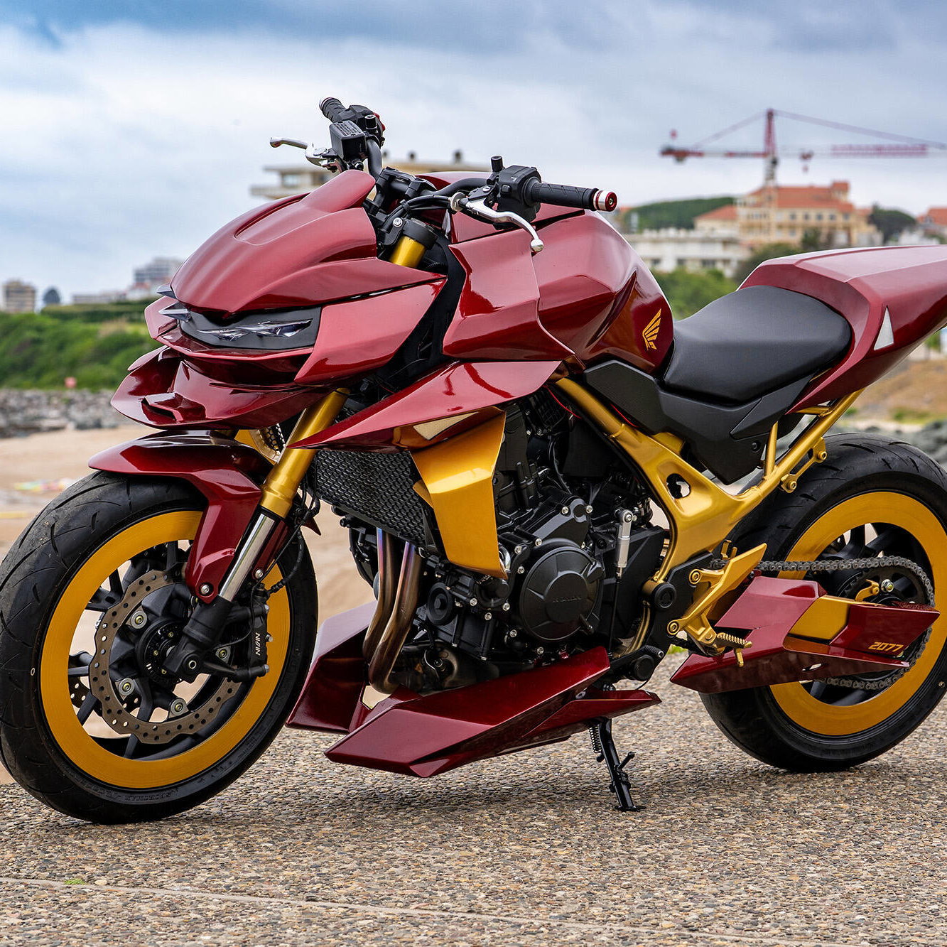 Custom Honda CB750 Hornet.