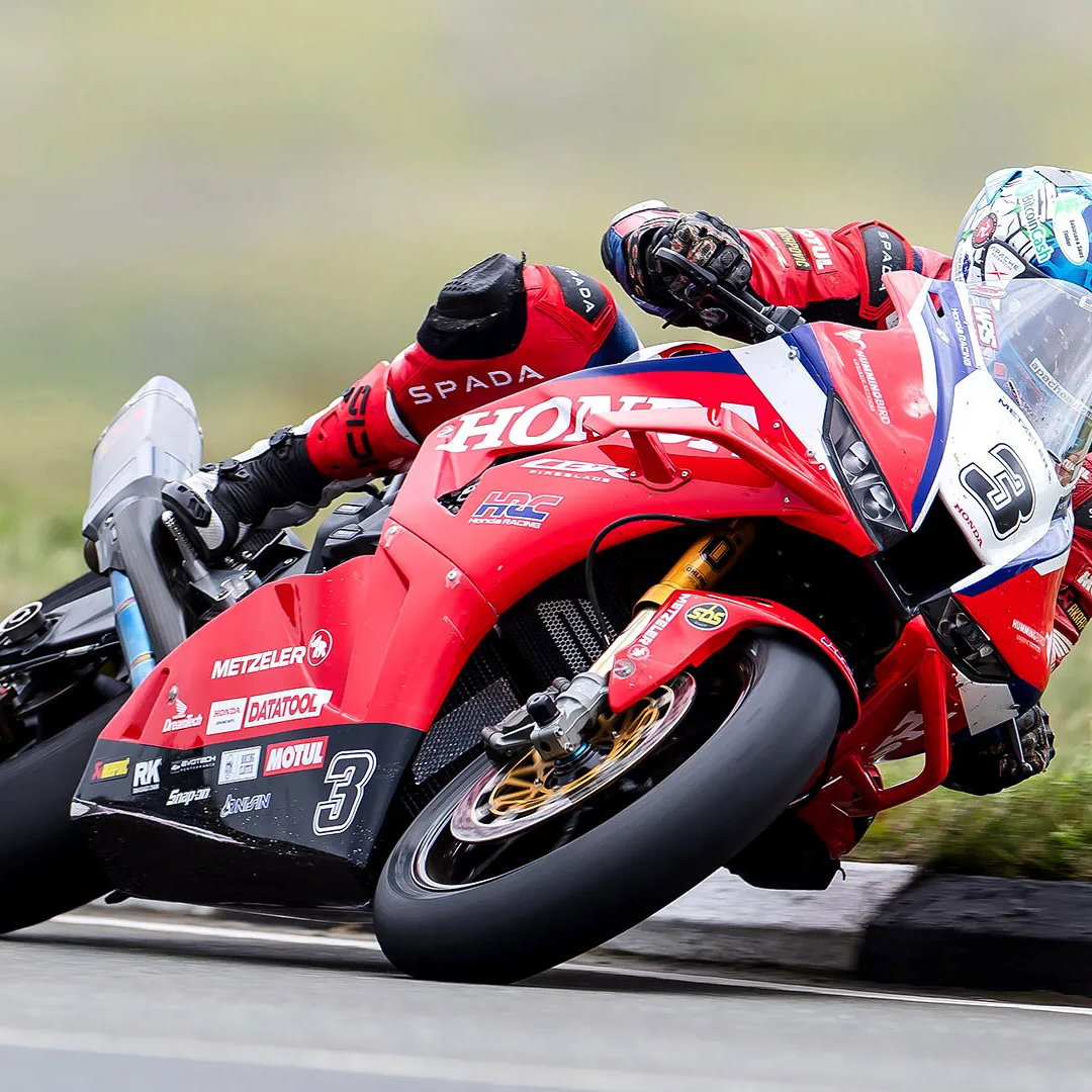 Dean Harrison racing at the 2026 TT. Credit: Isle of Man TT.