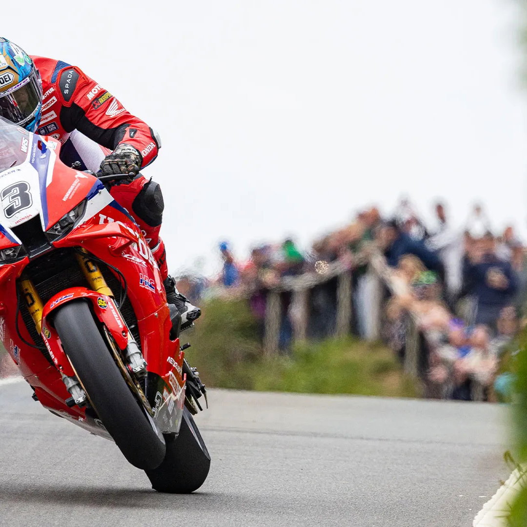 Dean Harrison racing at the TT. Credit: Isle of Man TT.