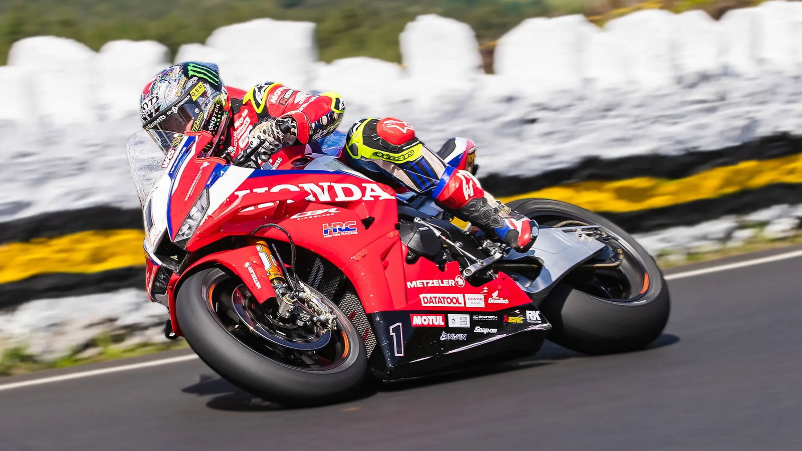 John McGuinness in action at the TT. Credit: Isle of Man TT.