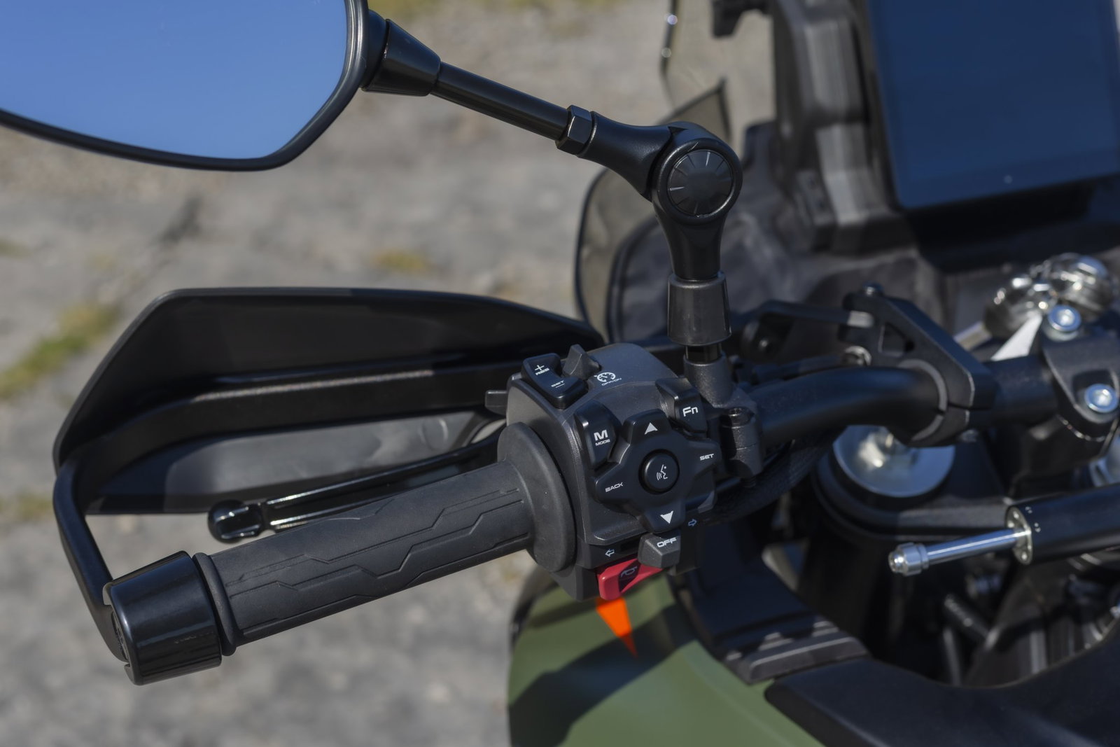 CFMoto 1000MT-X switchgear