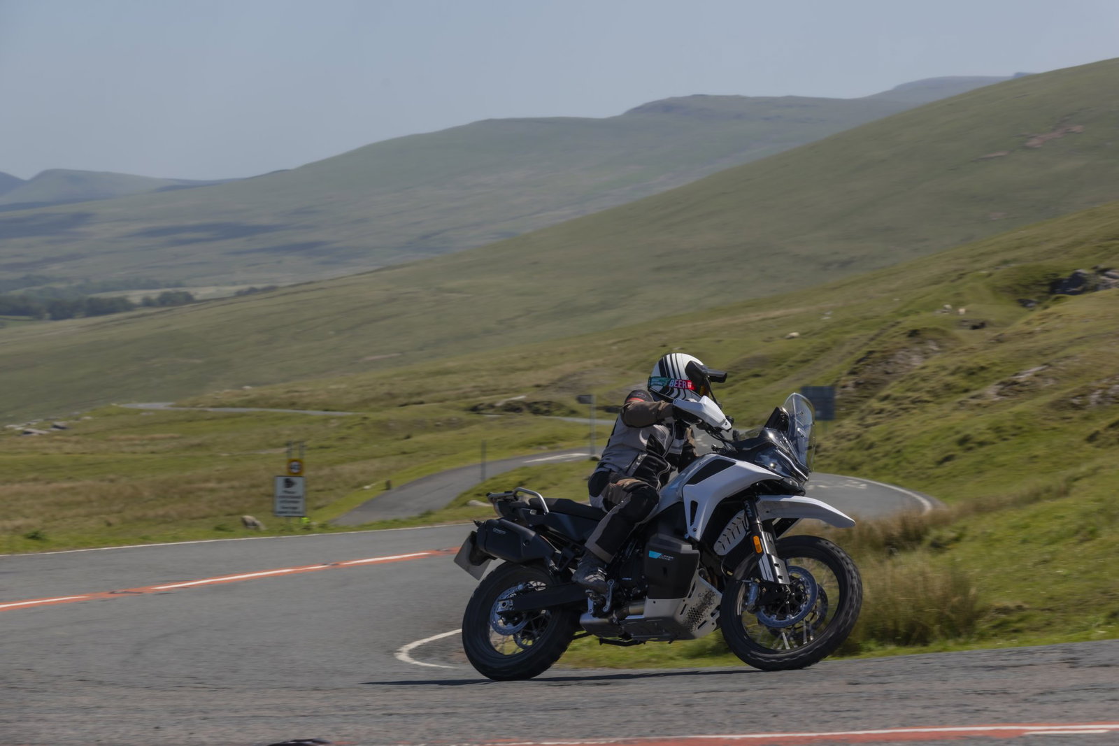 CFMoto 1000MT-X - riding