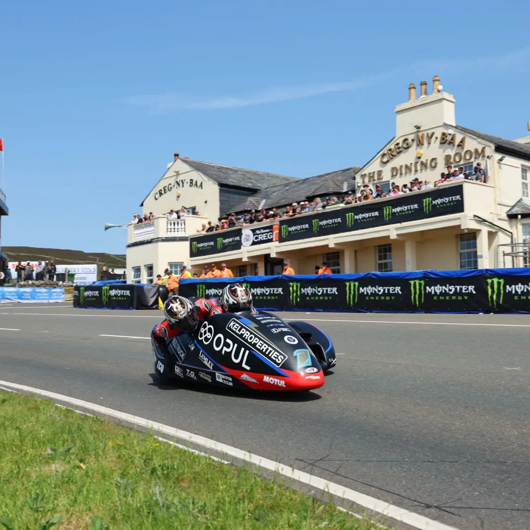 Ryan and Callum Crowe at the 2026 TT. Credit: Isle of Man TT.