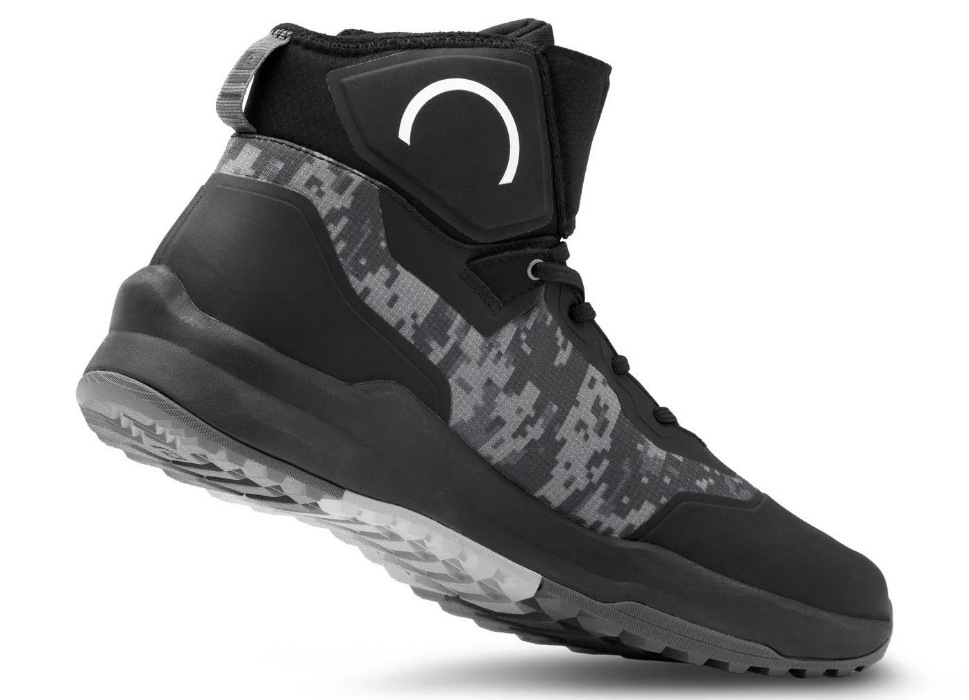 The side of the Eleveit Stratos E-Dry midi-riding boots