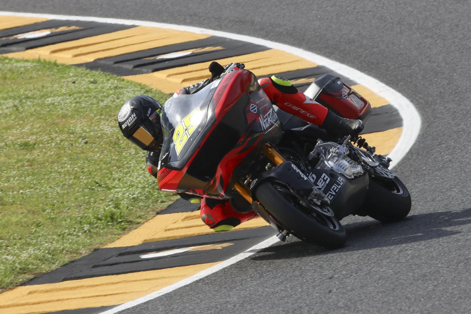 Andread Iannona riding a Bagger World Cup Bike - © Gold and Goose