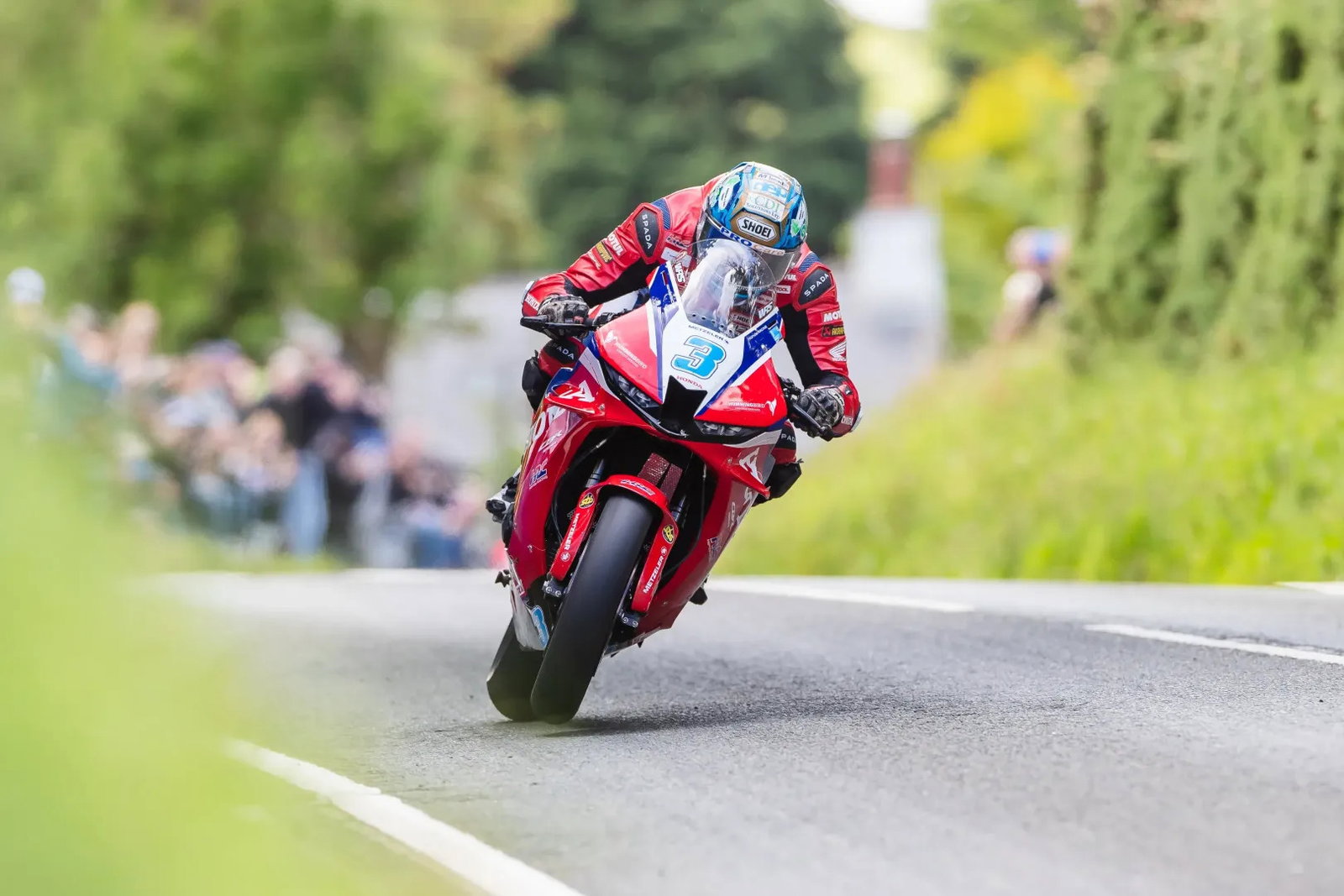 Dean Harrison finished second in the Supersport Race 2. Credit: Isle of Man TT.