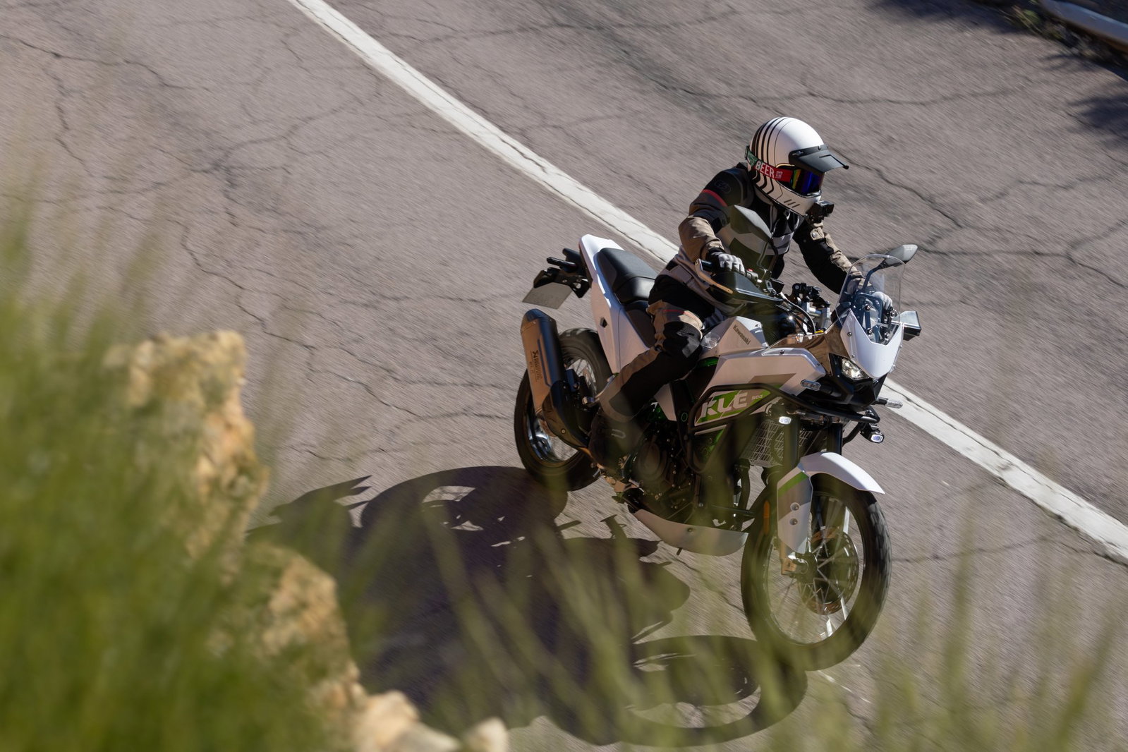 Riding the Kawasaki KLE500
