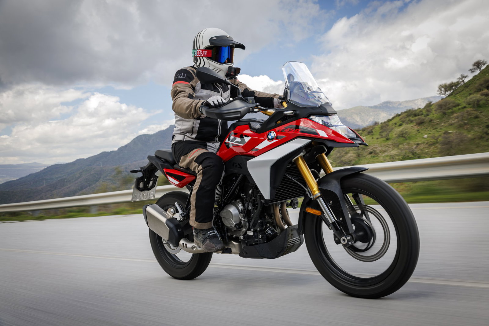 Riding the BMW F450 GS