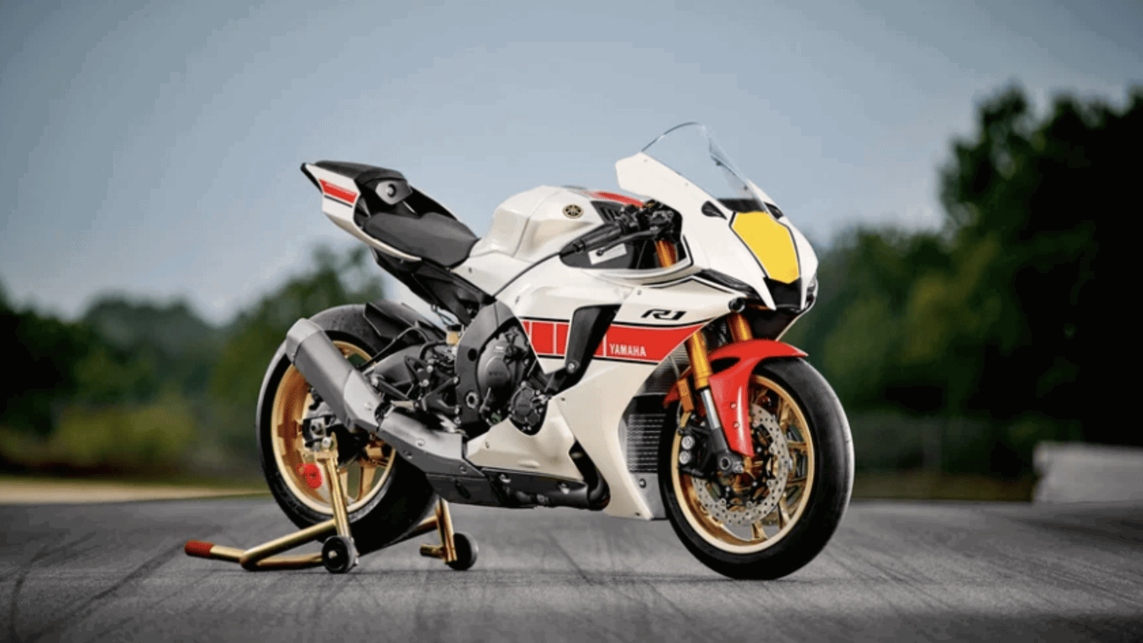 2022 Yamaha R1 60th anniversary edition. 