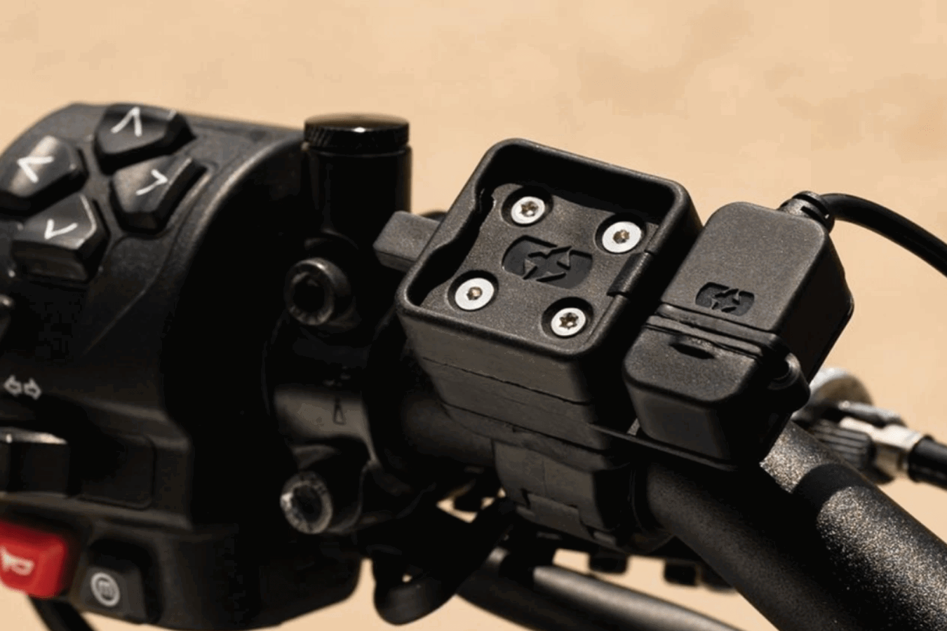 Oxford OX869 CLIQR USB Type C Handlebar Mount.