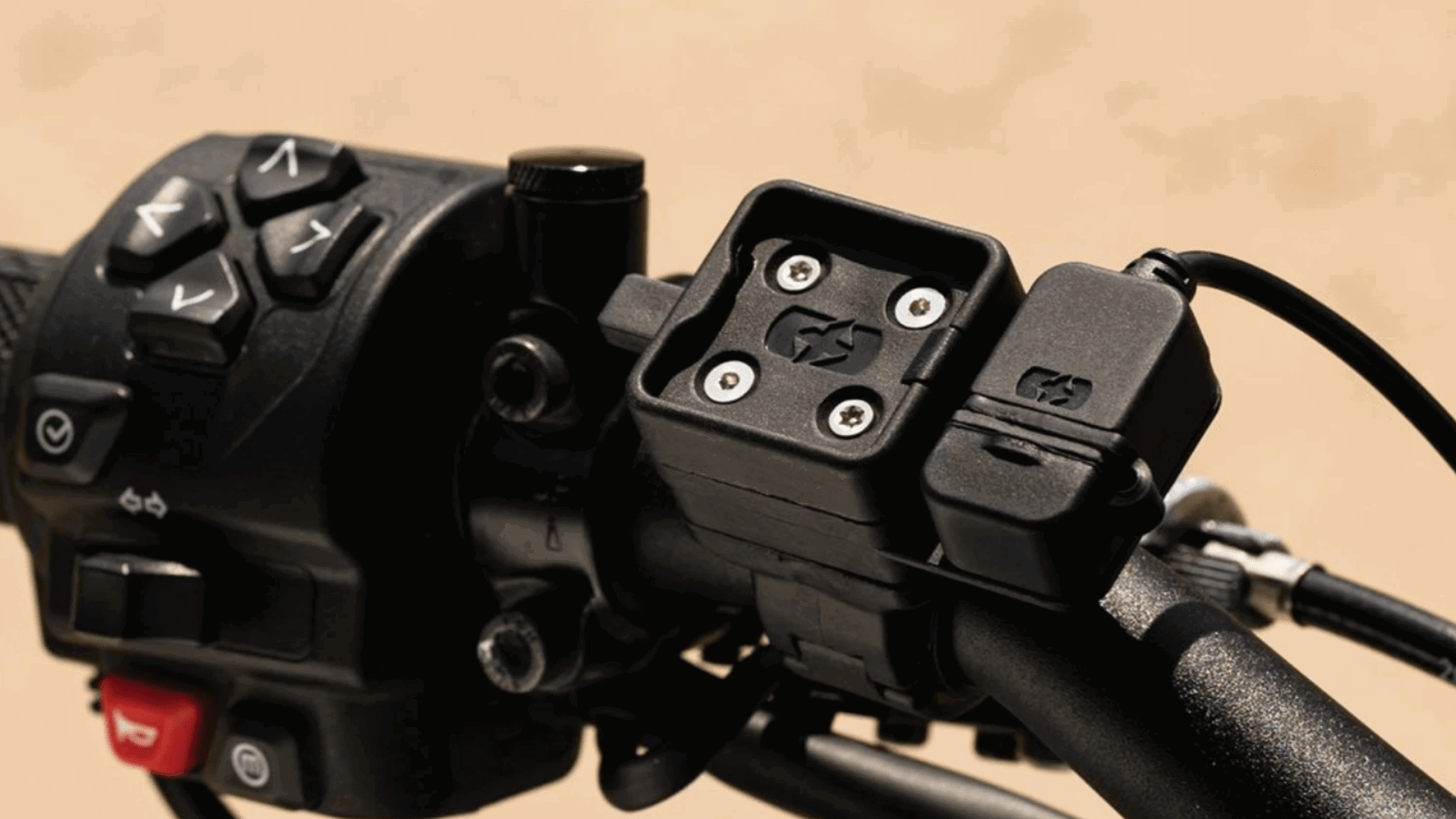 Oxford OX869 CLIQR USB Type C Handlebar Mount.