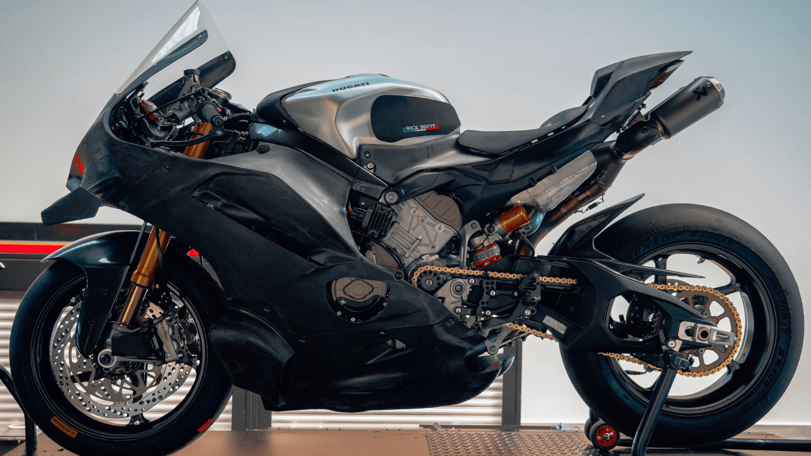Electronic Panigale V4 kit from Barni and Mectronik. Credit: Barni Spark Racing Team.
