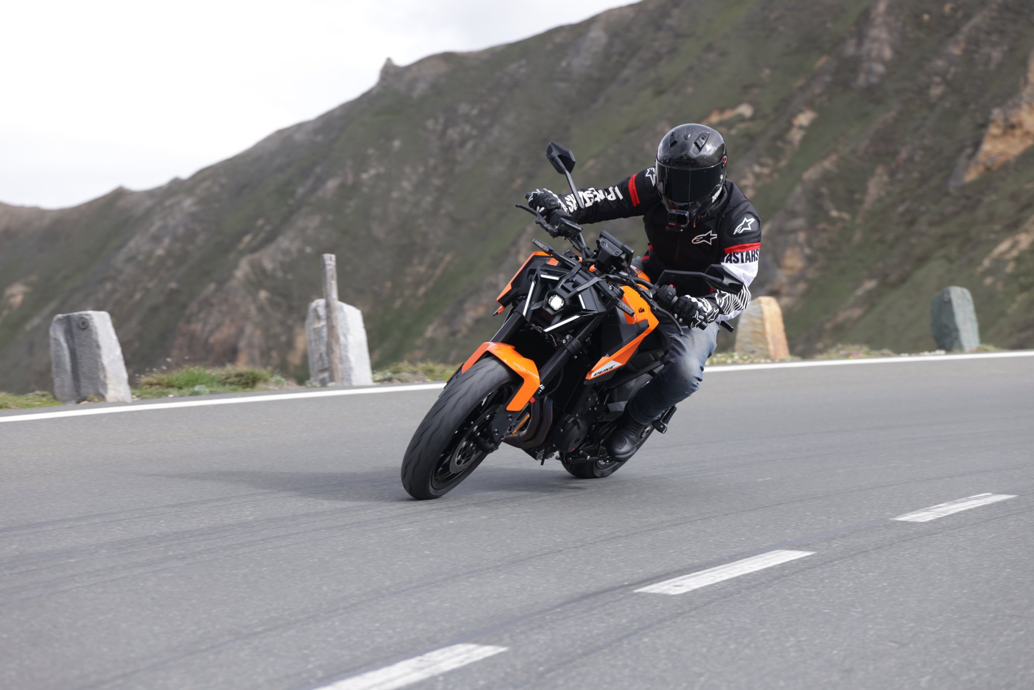 The KTM 790 Duke - riding