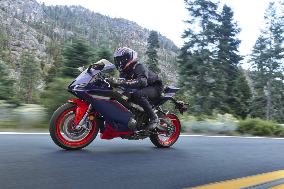 The Matte Phantom Blue and Fluorescent Red Yamaha R9