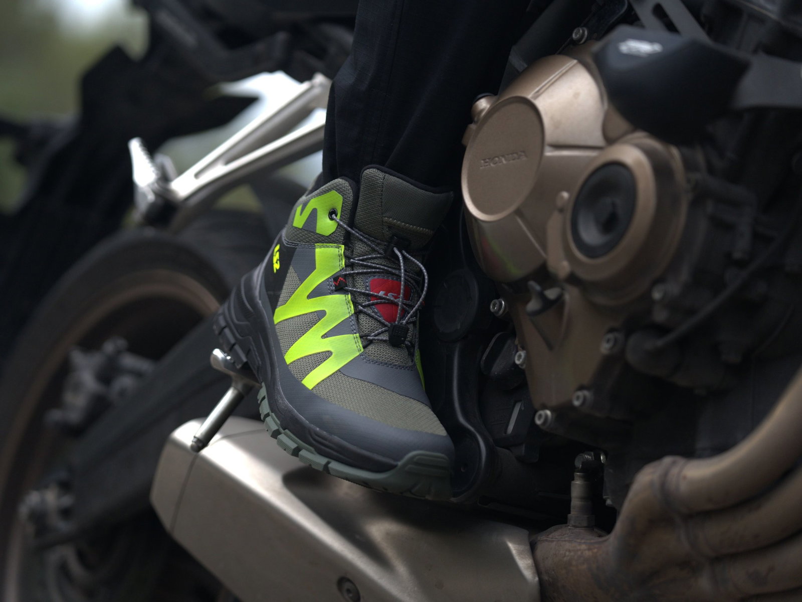 New LS2 Torrent boots.