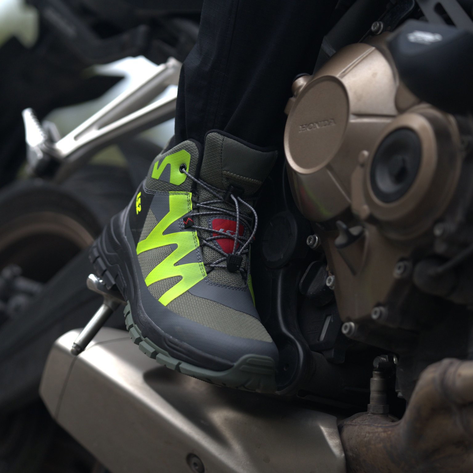 New LS2 Torrent boots.