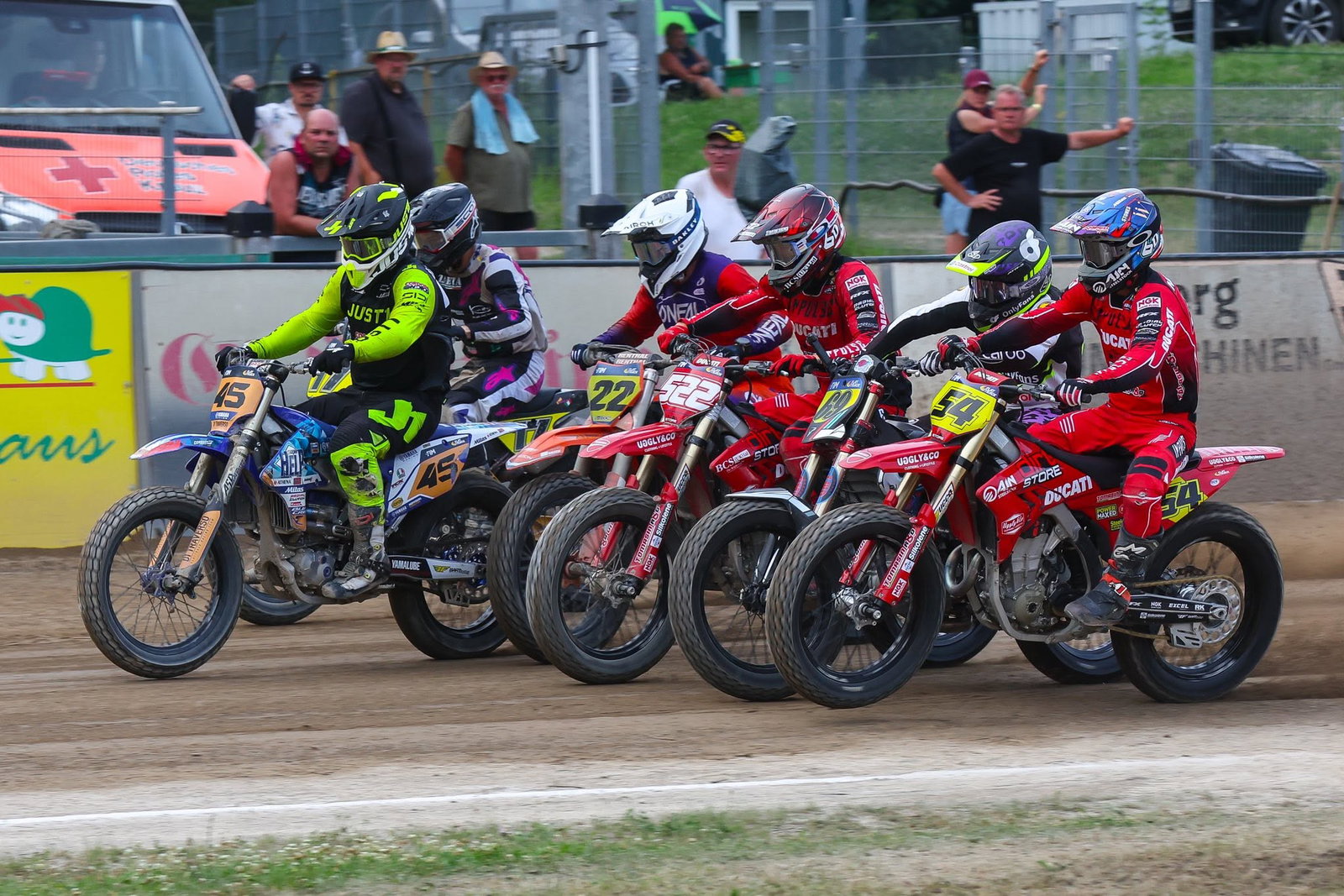 FIM Flat Track World Championship race start. Credit: Tim Neave Racing / Facebook.