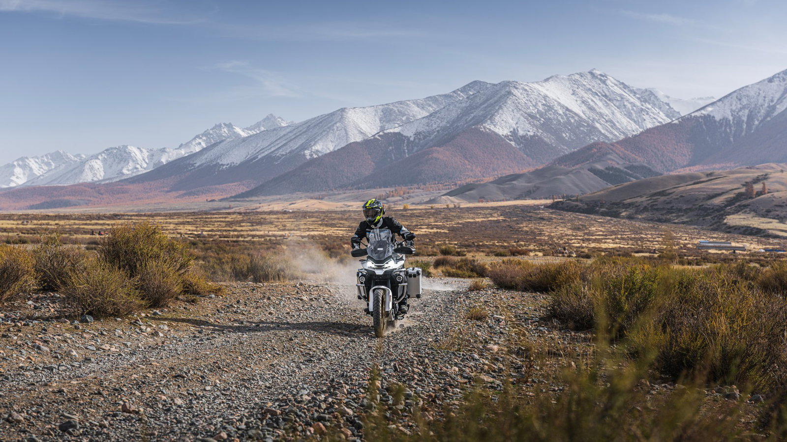 A CFMoto 800MT-ES