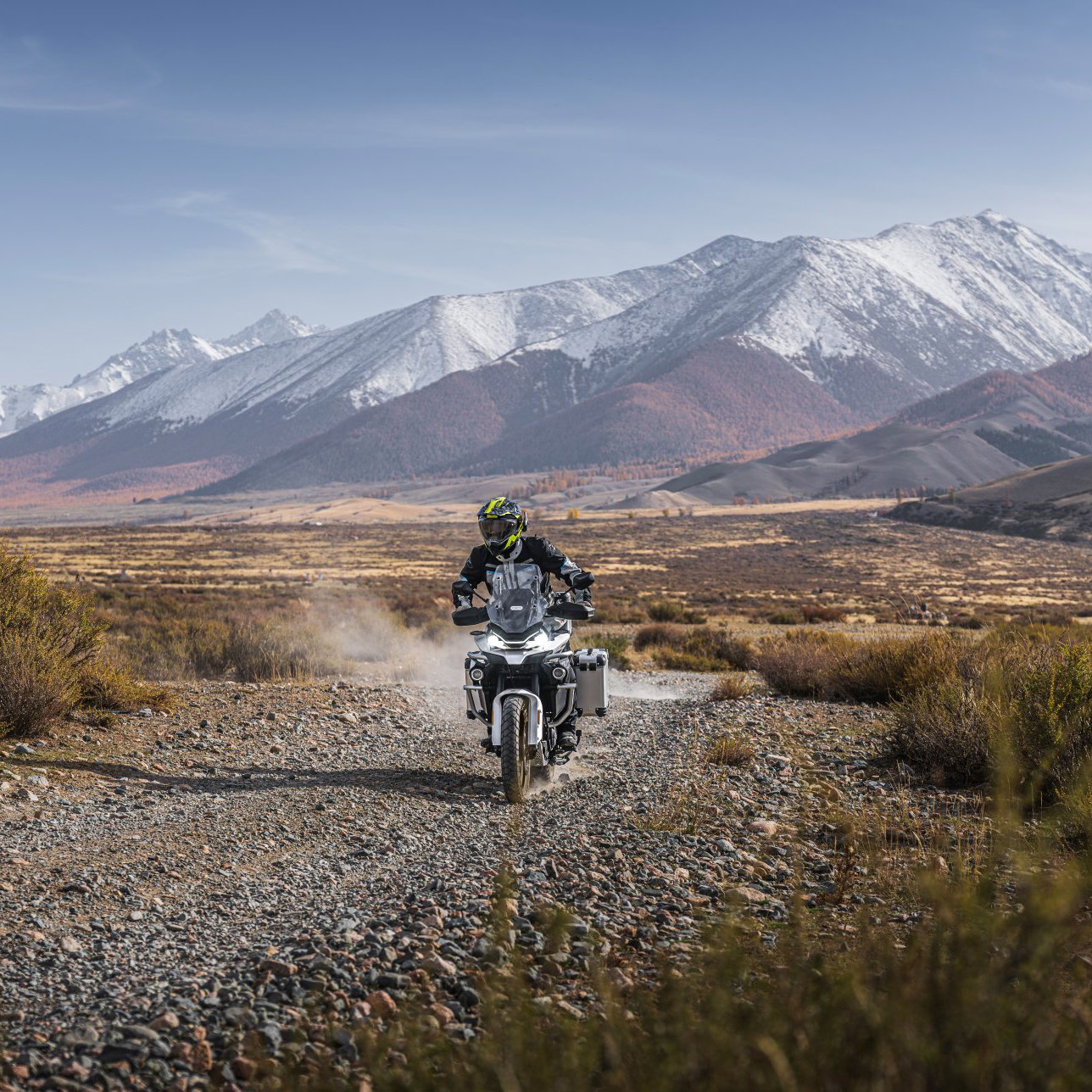 A CFMoto 800MT-ES