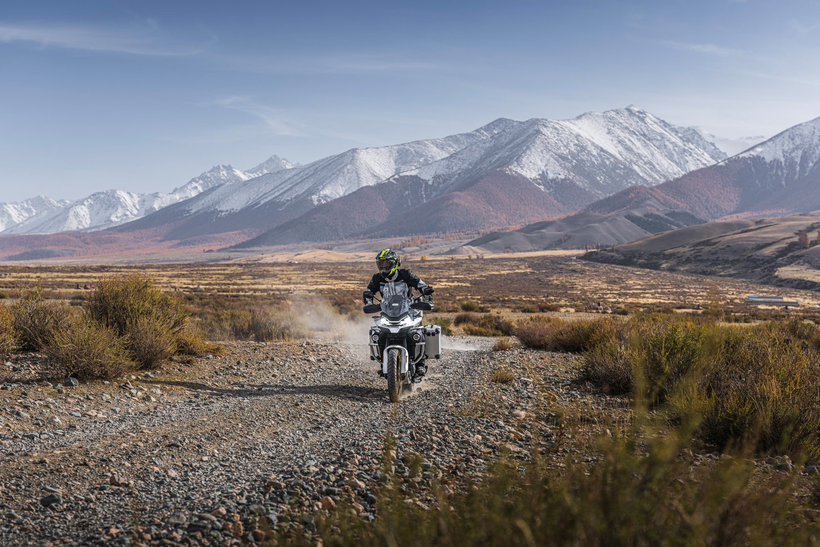 A CFMoto 800MT-ES