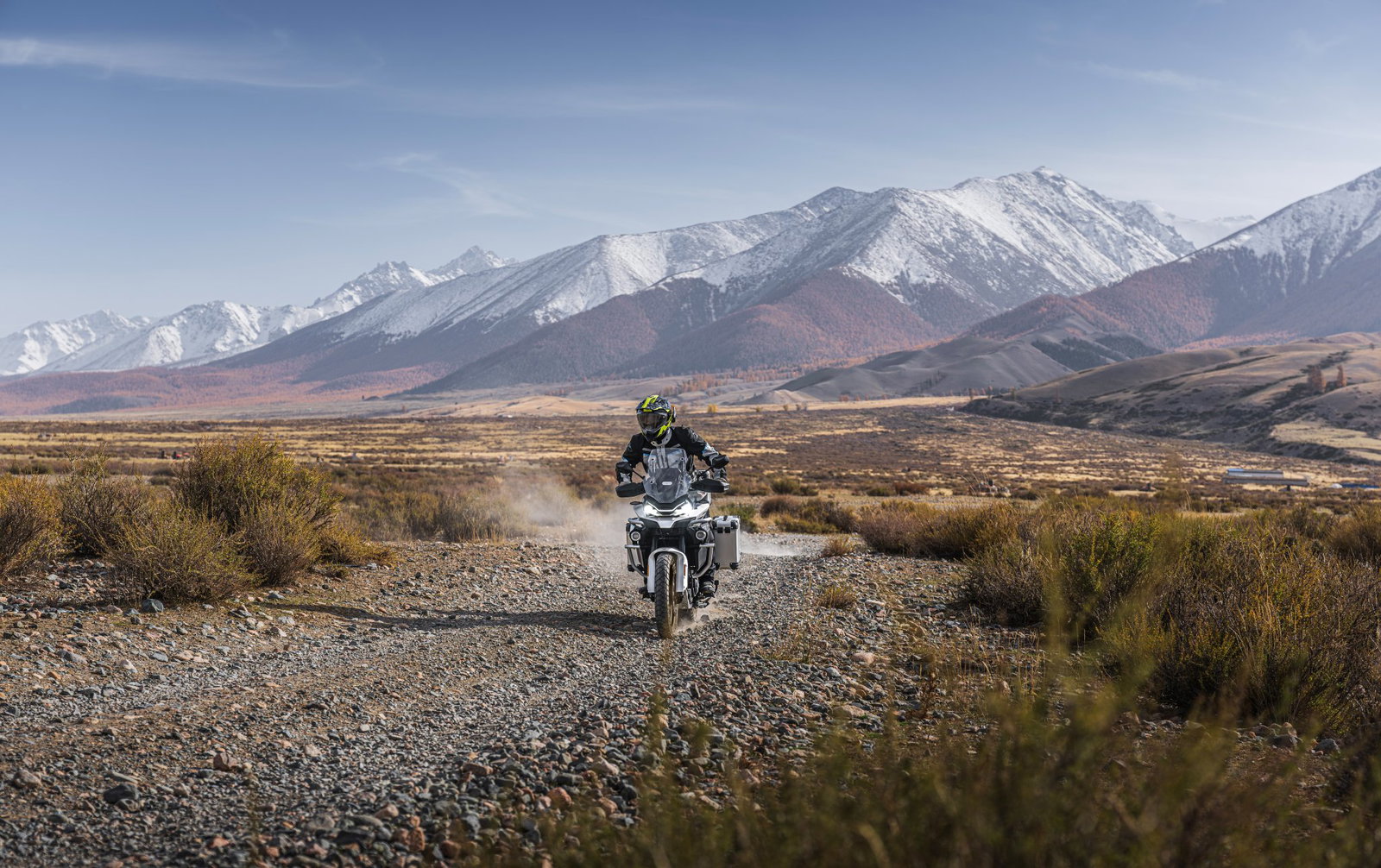 A CFMoto 800MT-ES