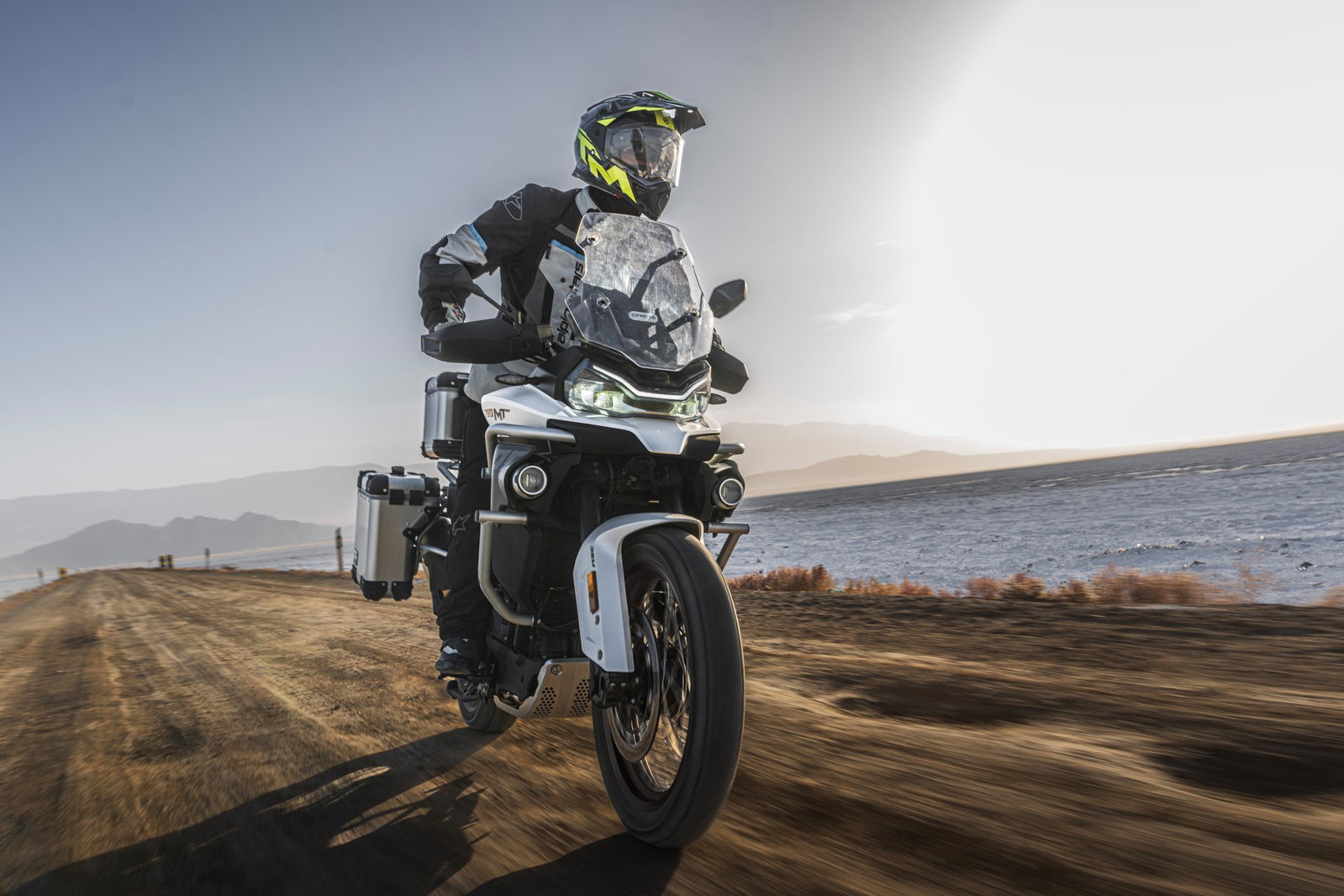 CFMoto 800MT-ES