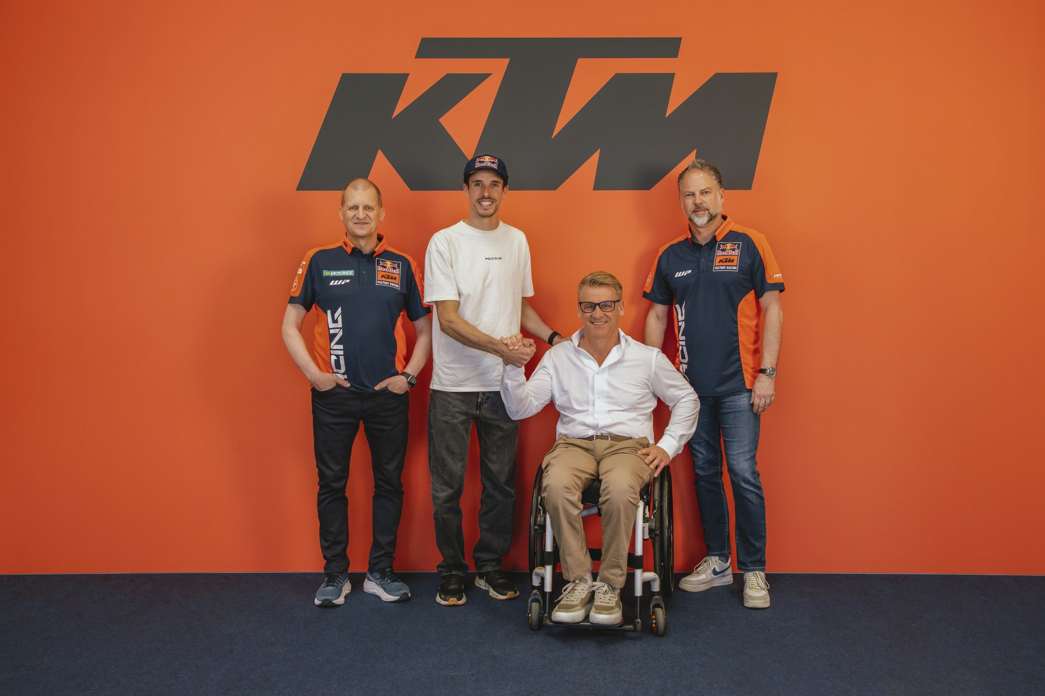 Alex Marquez with Aki Ajo, Pit Beirer and Jens Heinbach.