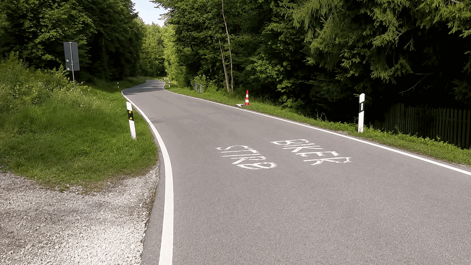 "Biker Stirb" graffiti on a German road