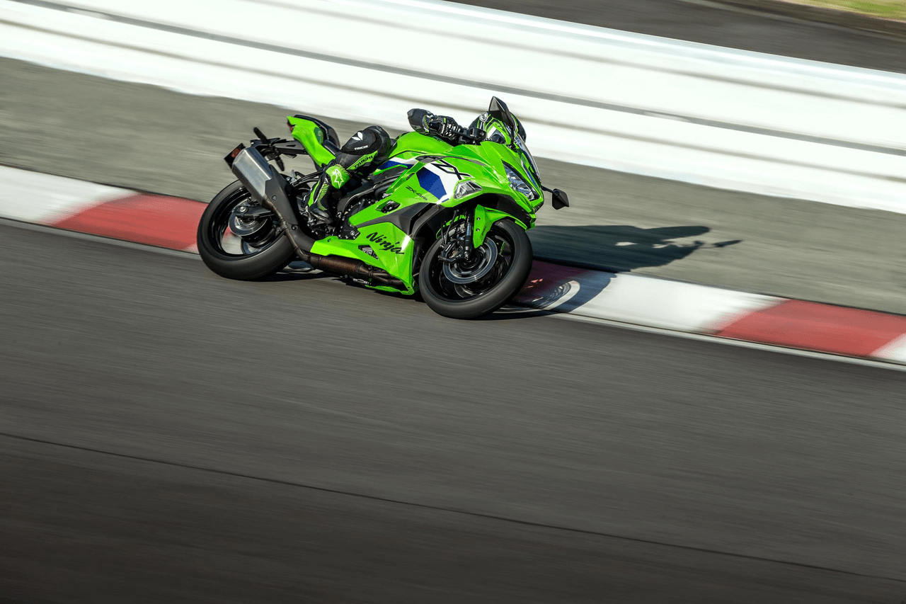 2026 Kawasaki ZX-10RR on track. Credit: Kawasaki. 