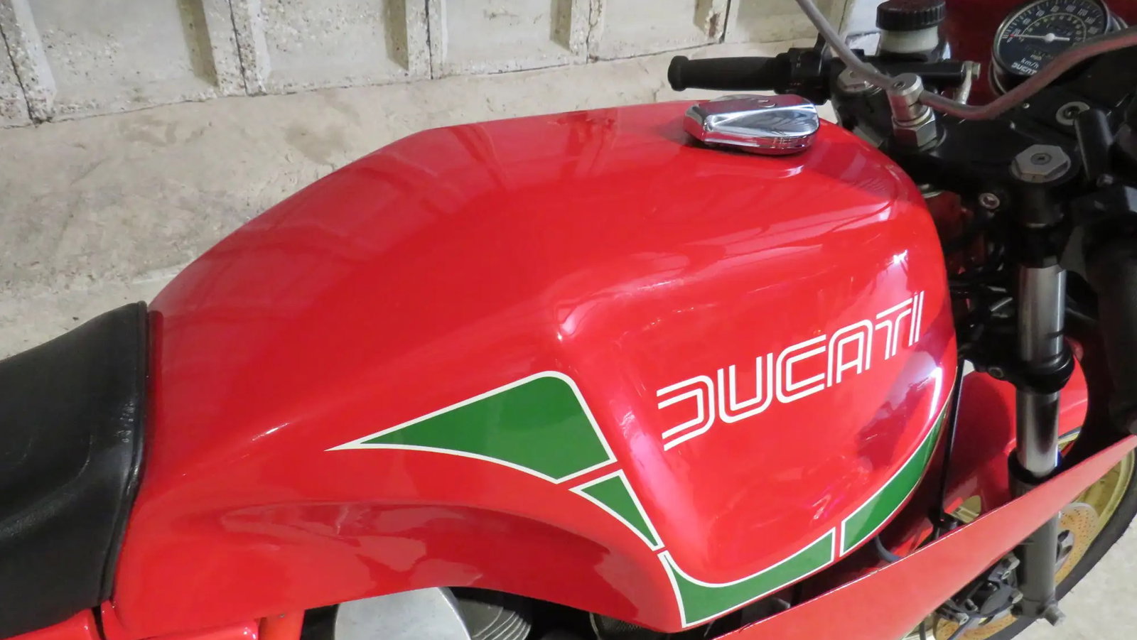 the fuel tank of a Ducati Mike Hailwood Replica