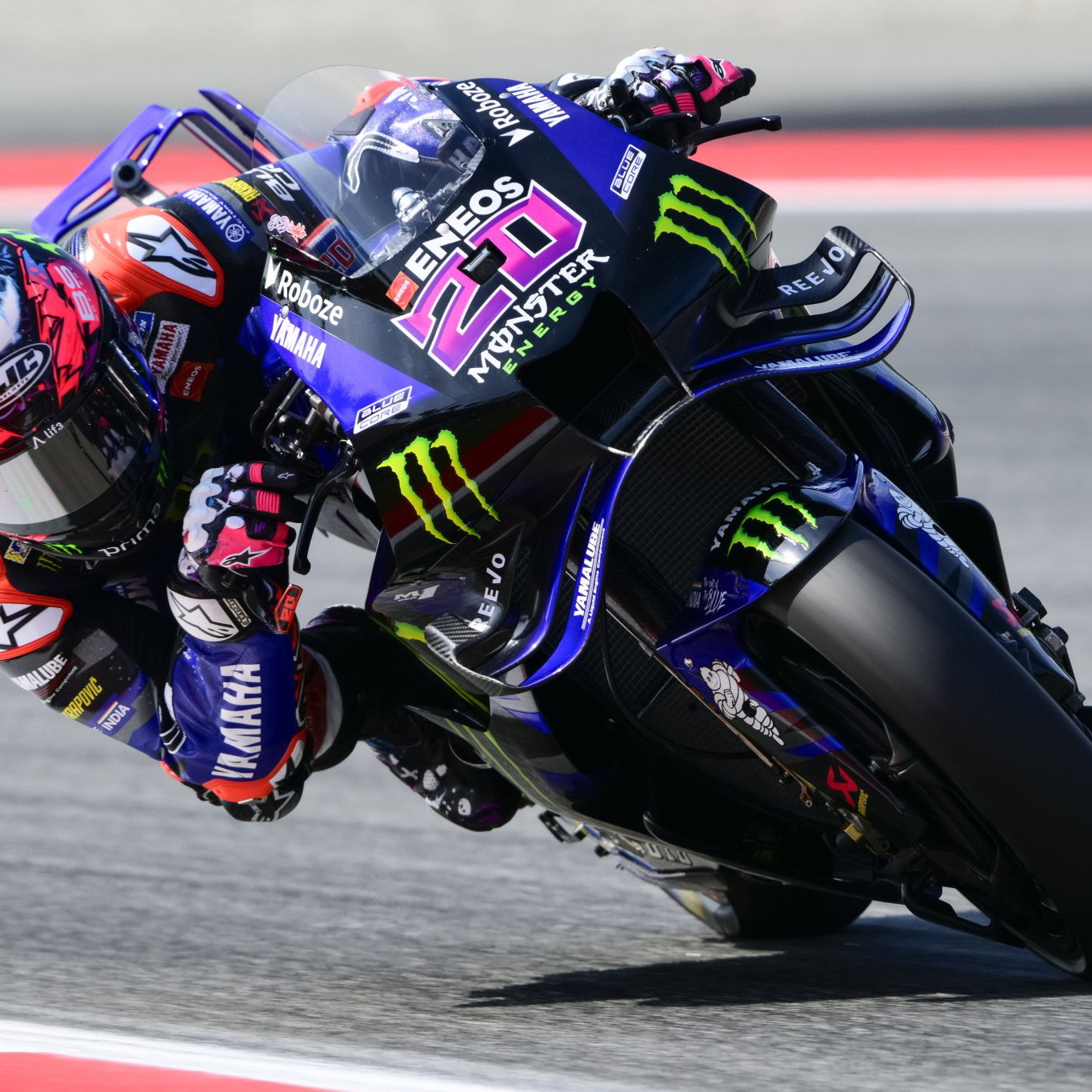 Fabio Quartararo racing with the original design in Barcelona. Credit: Gold and Goose.