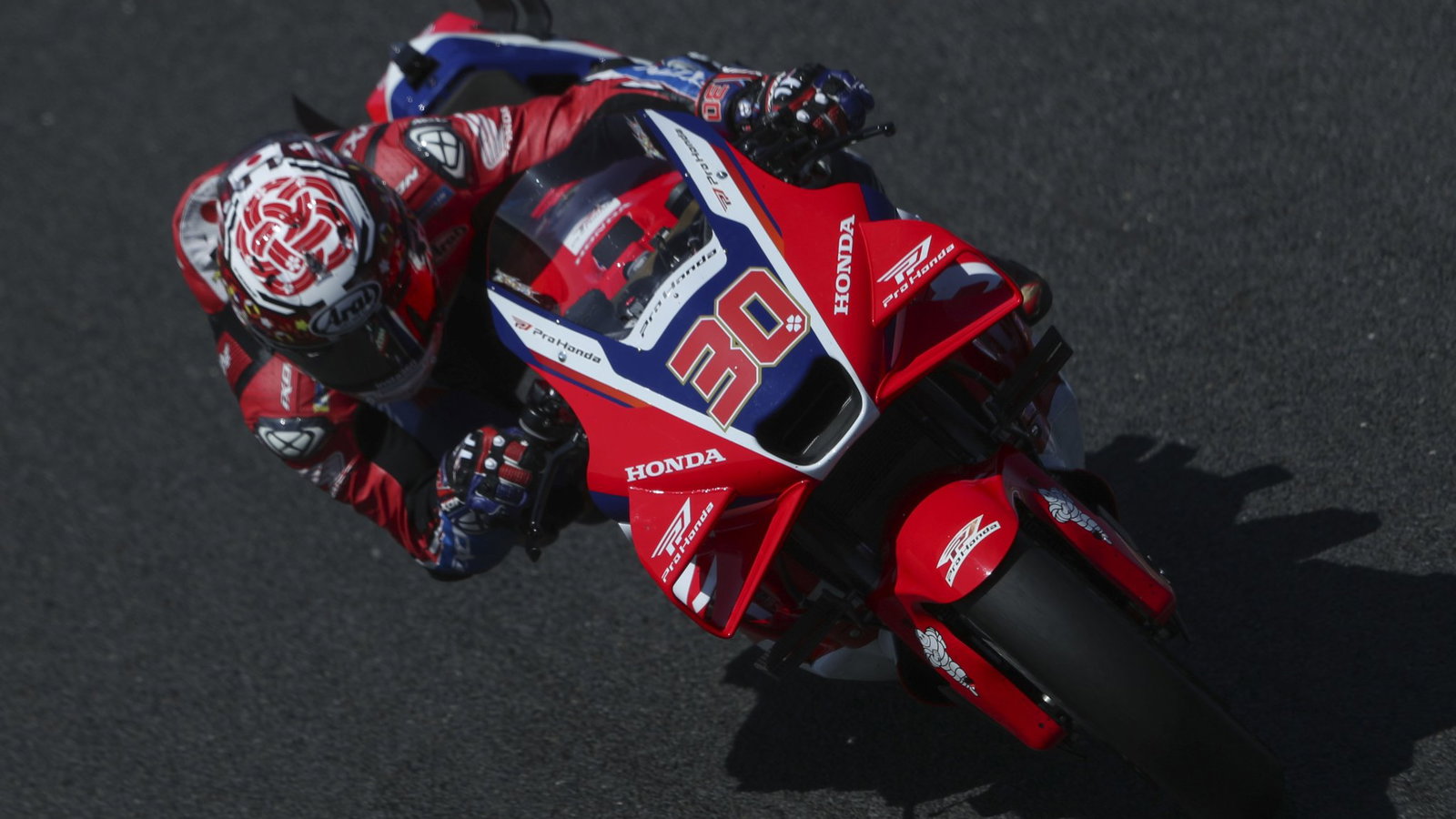 Takaaki Nakagami riding a Honda RC213V MotoGP bike. Credit: Gold and Goose.
