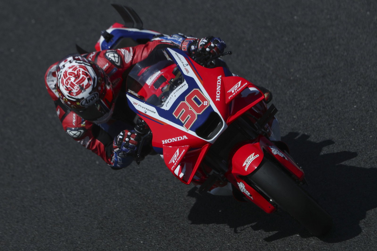 Takaaki Nakagami riding a Honda RC213V MotoGP bike. Credit: Gold and Goose.