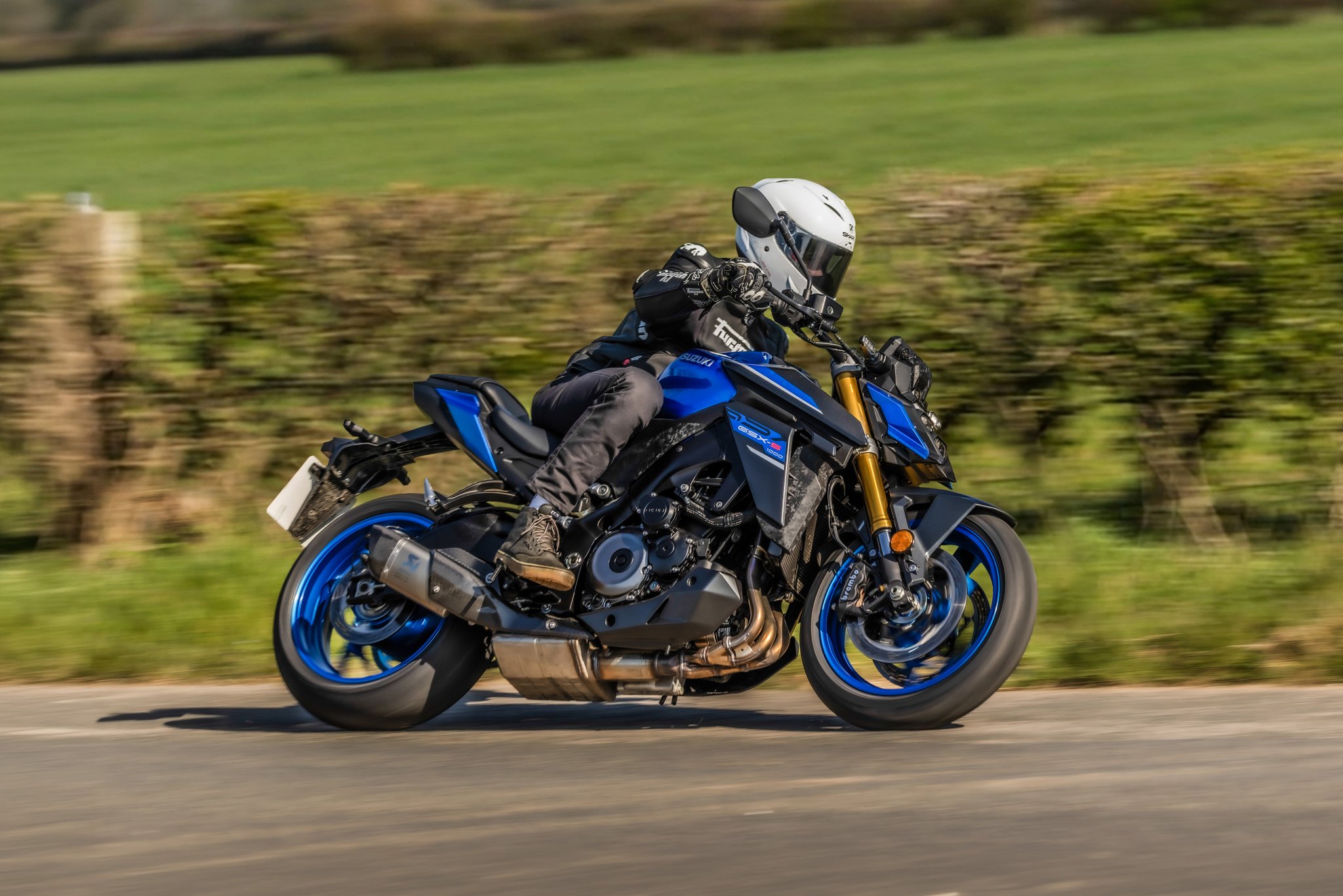 Suzuki GSX-S1000 naked. 