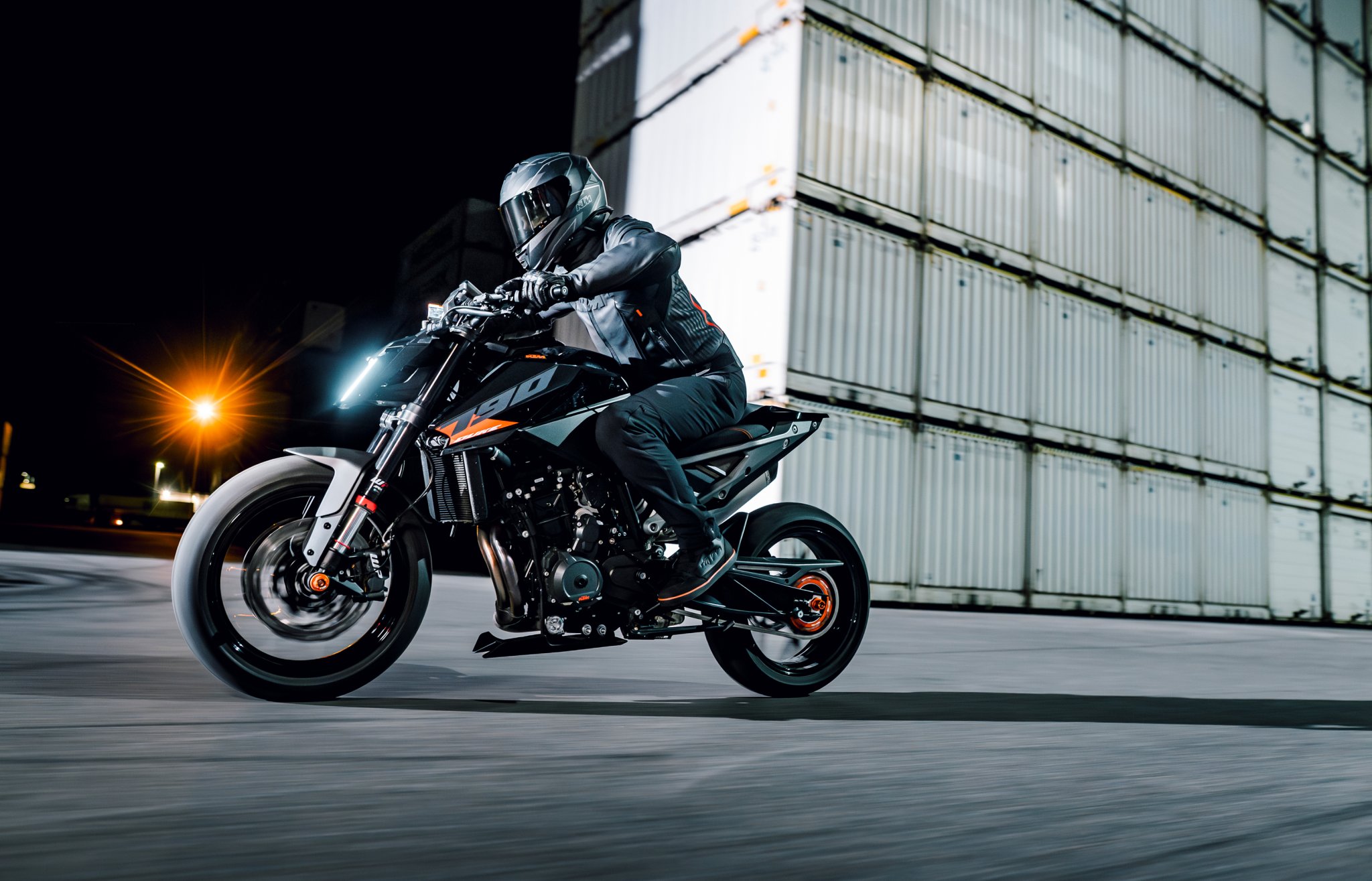 The new KTM 790 Duke in action.