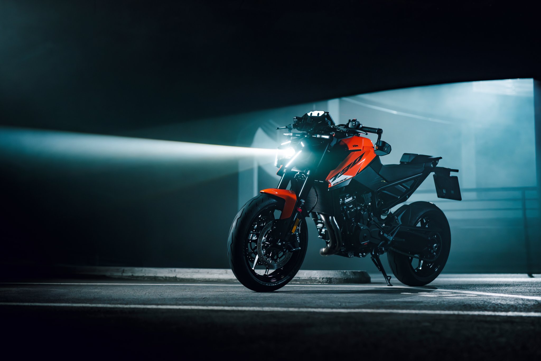 2027 KTM 790 Duke in orange.