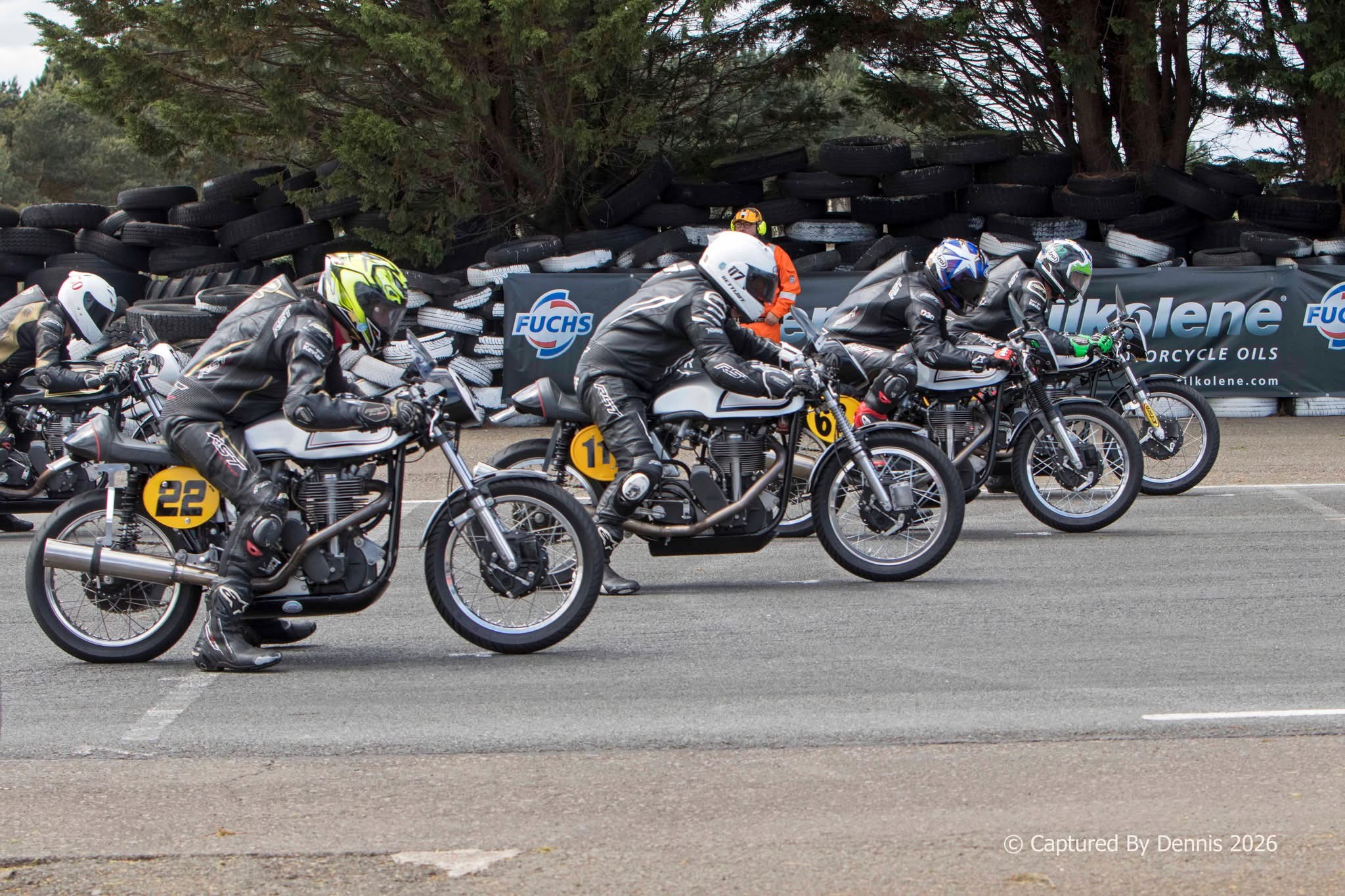Manx Nortons on the race track