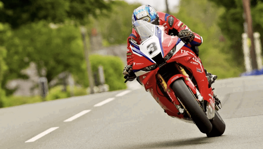 Dean Harrison riding at the 2026 TT. Credit: Isle of Man TT.