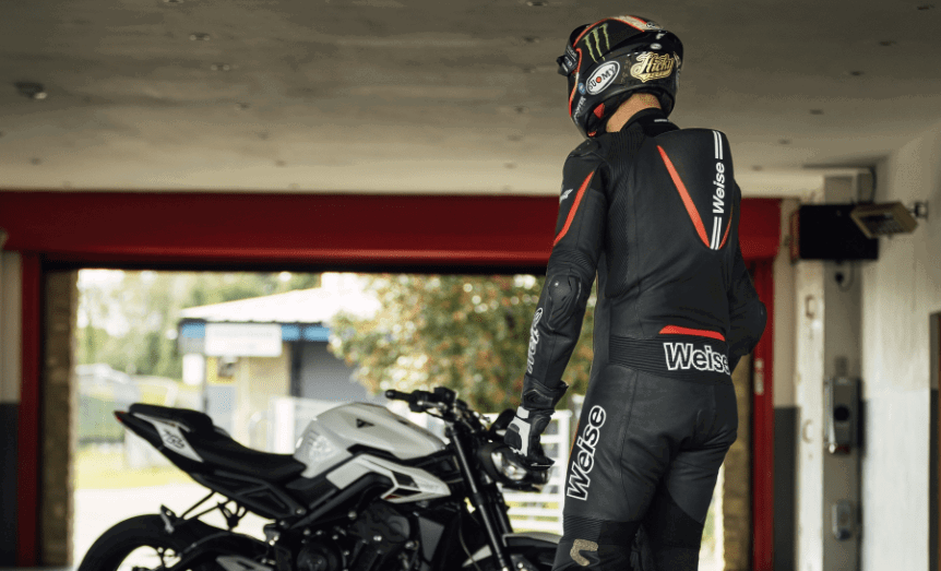Weise Tornado 2.0 one-piece suit in Black/Red.