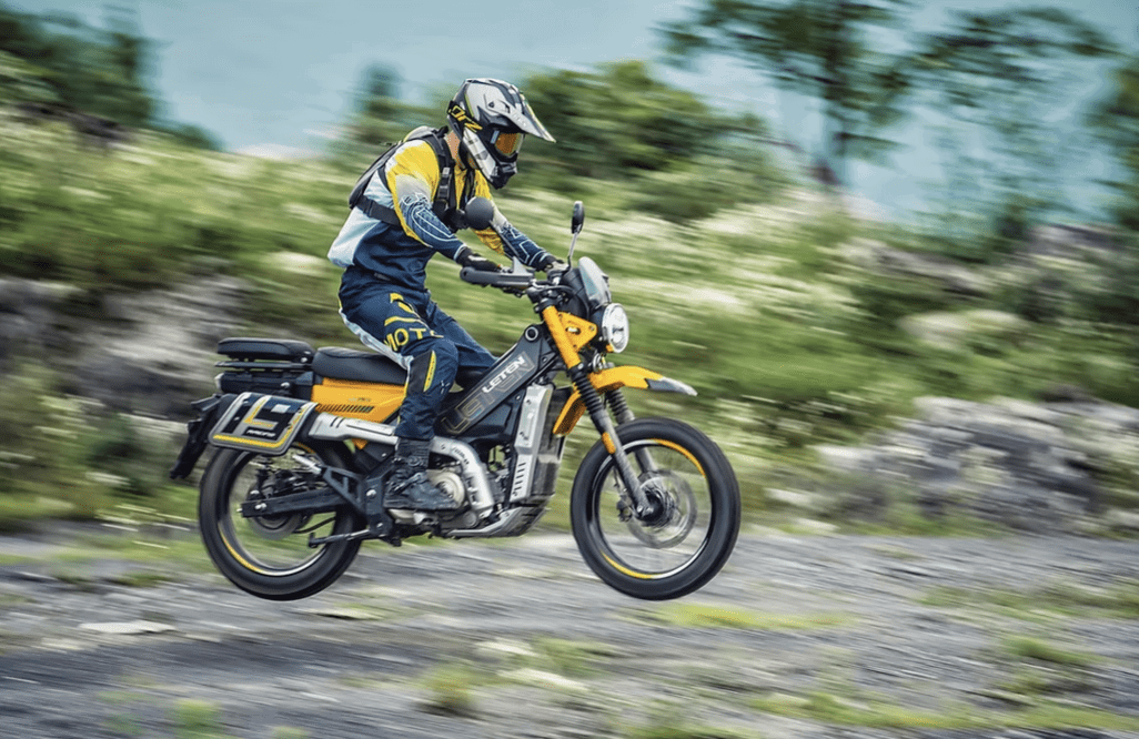 AJS Leten LT190 riding off-road. Credit: AJS Motorcycles.