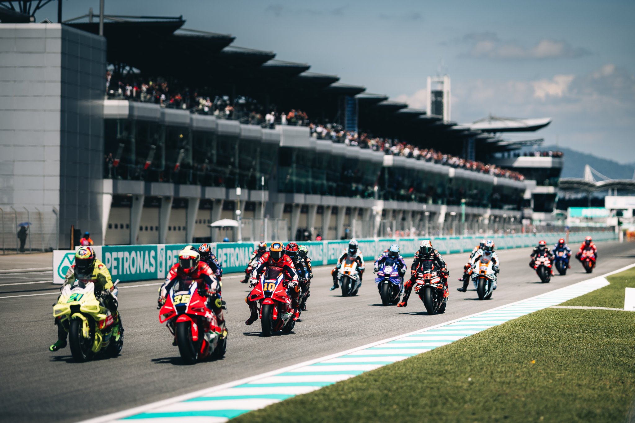 MotoGP bikes racing at Sepang