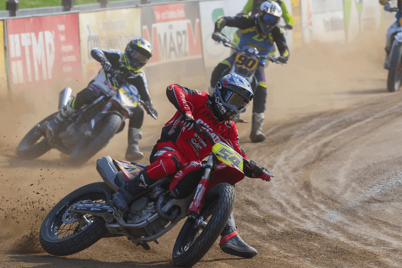 Tim Neave racing in the FIM Flat Track series. Credit: Tim Neave Racing / Facebook.