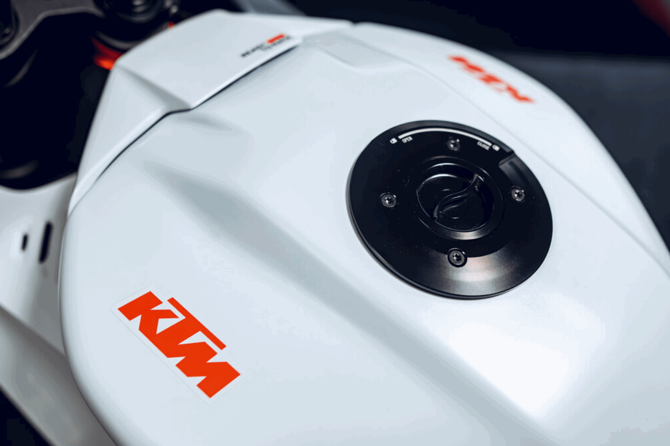 2026 KTM 990 RC R Track fuel tank.