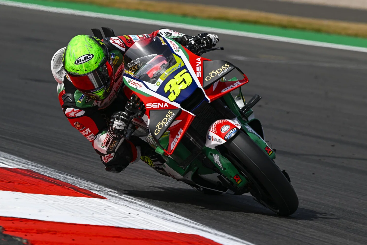 Cal Crutchlow en piste à Silverstone. Crédit : Gold and Goose